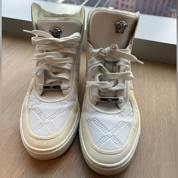 Versace men’s white sneaker - Picture 2 of 5